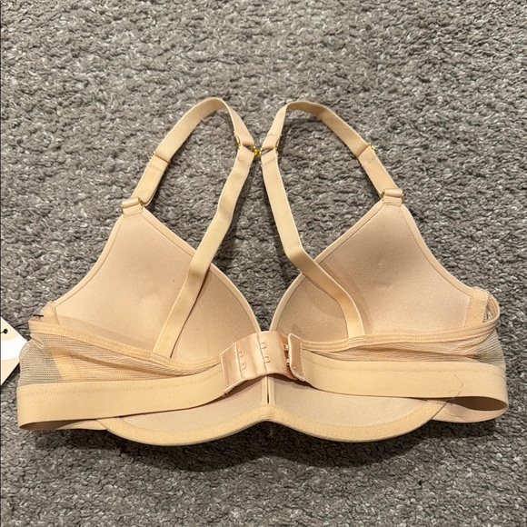 LIVELY Set of 2 34C Bras - Picture 3 of 7